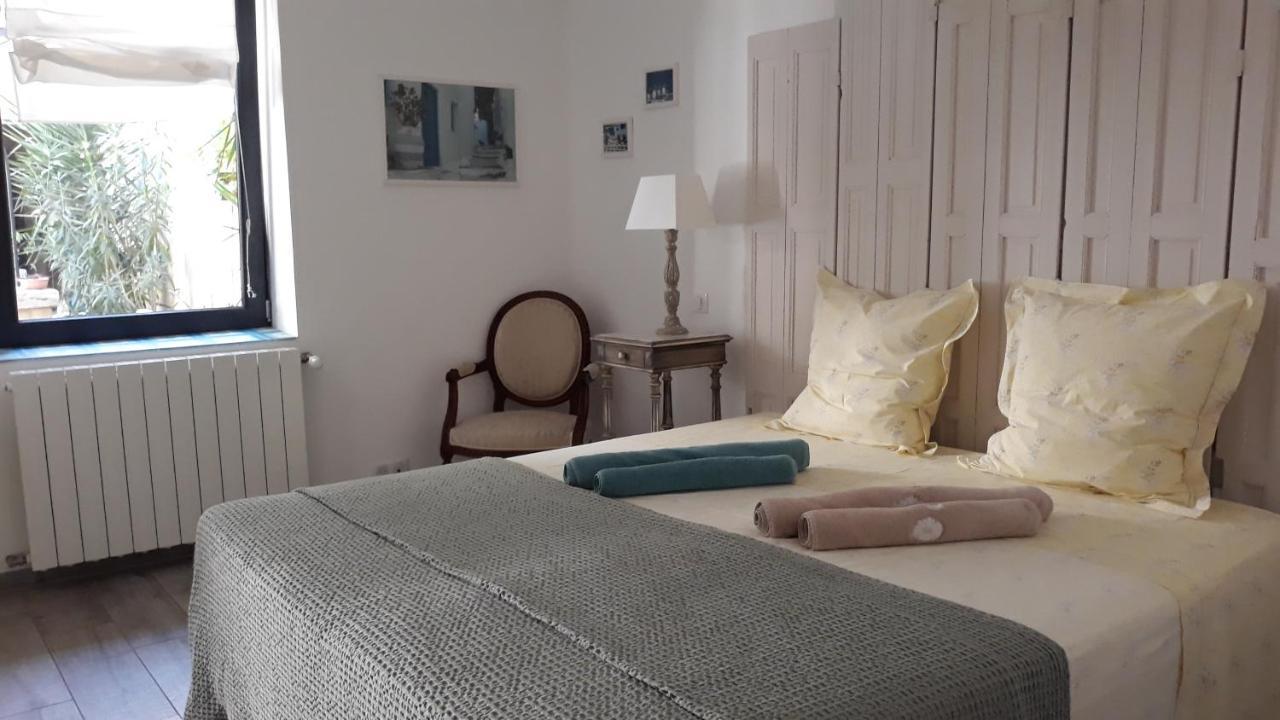 Bed and Breakfast Sous Le Neflier Nîmes Exterior foto